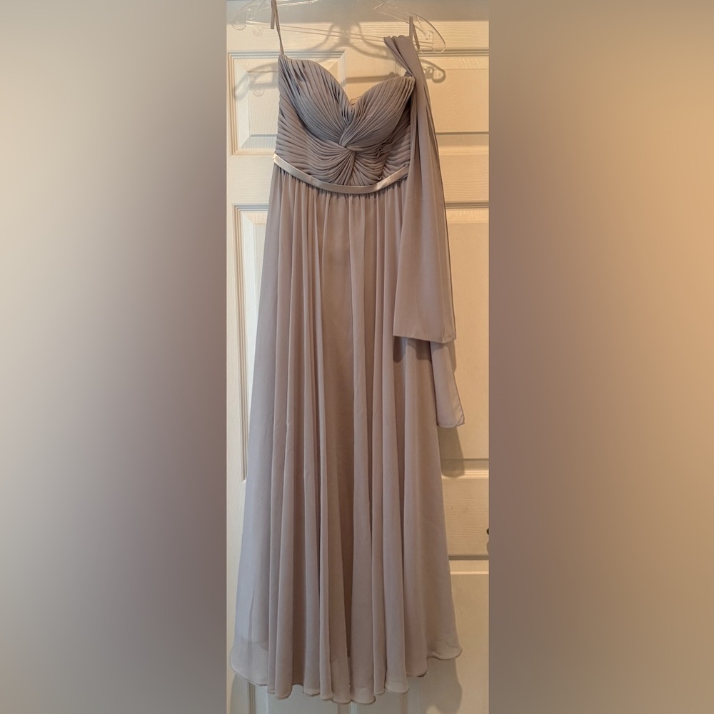 Elegant Strapless Dress in Taupe